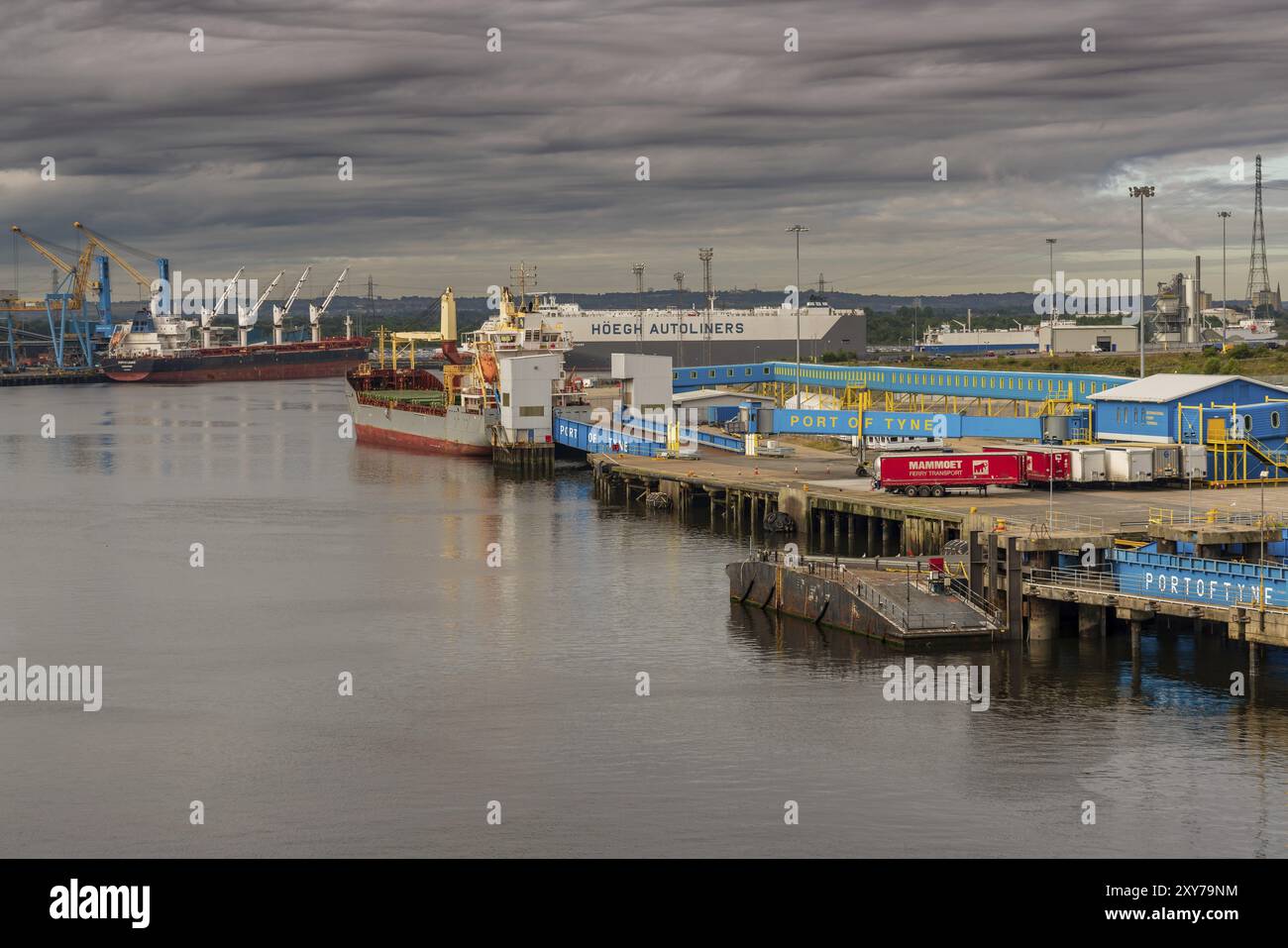 North Shields, Tyne and Wear, Inghilterra, Regno Unito, 05 settembre, 2018: vista dal fiume Tyne verso il porto di Tyne Foto Stock