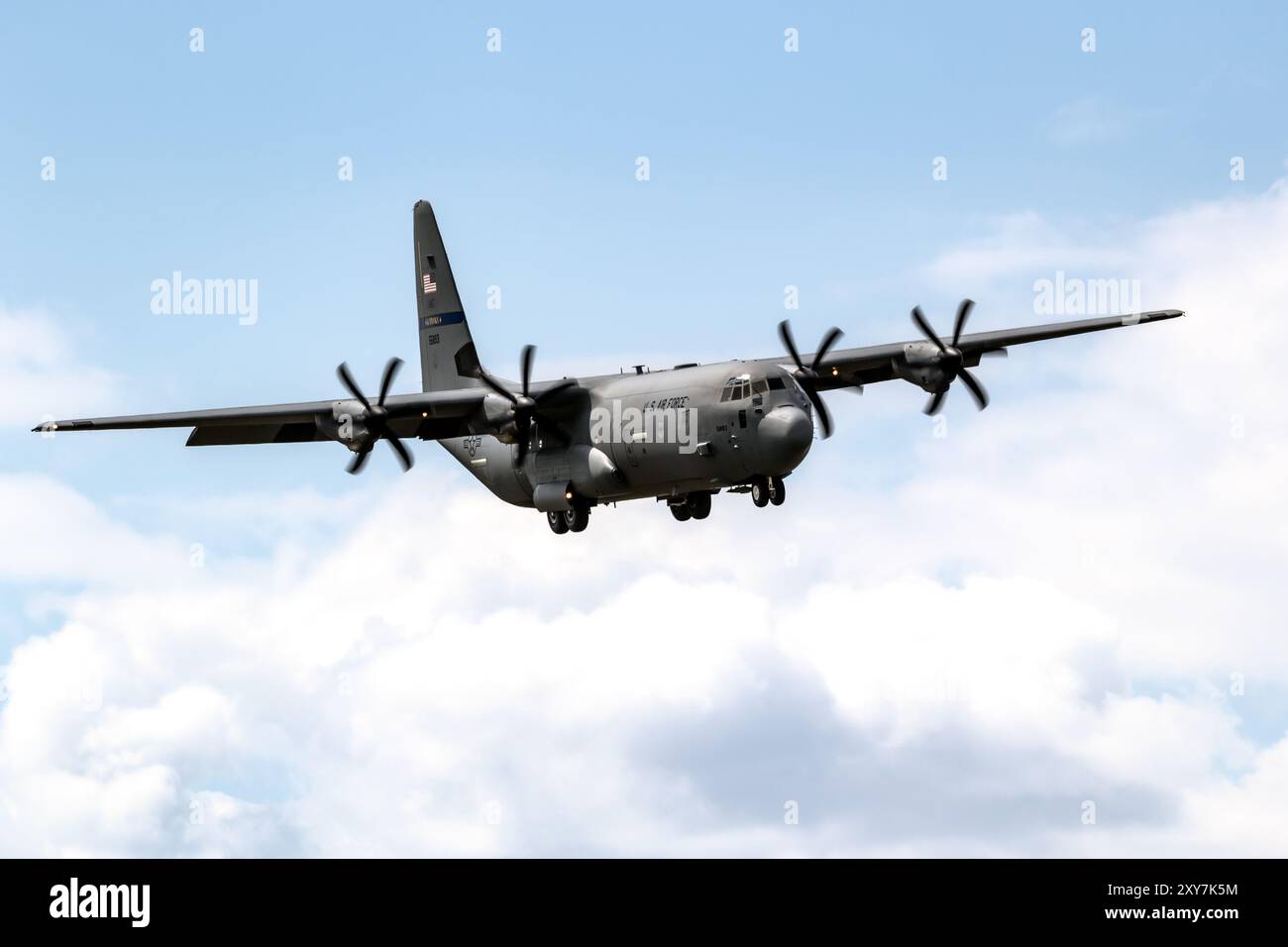 Aereo da trasporto militare Lockheed C-130J-30 Hercules dell'aeronautica STATUNITENSE dalla Kentucky Air National Guard in arrivo alla base aerea di Wunstorf. Wunstorf, tedesco Foto Stock