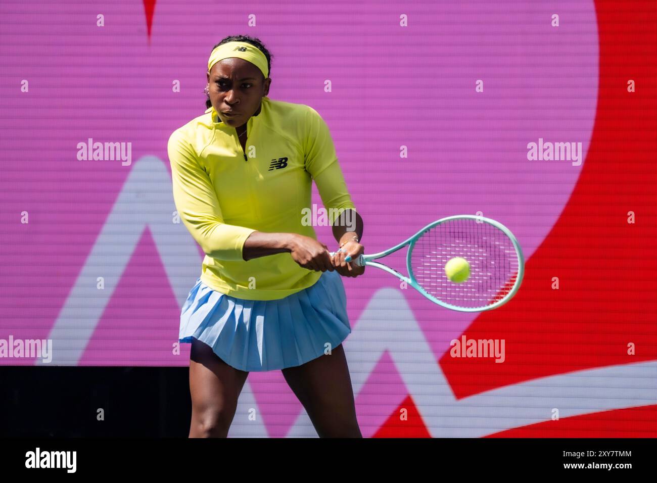 Coco Gauff (USA) partecipa al primo turno degli US Open 2024. Foto Stock