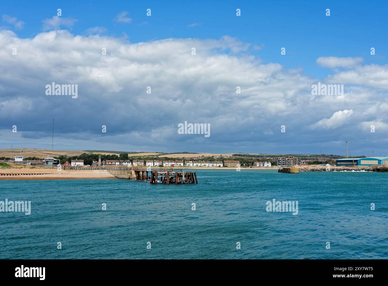 L'ingresso al porto di Shoreham in una soleggiata giornata estiva West Sussex Inghilterra Regno Unito Foto Stock