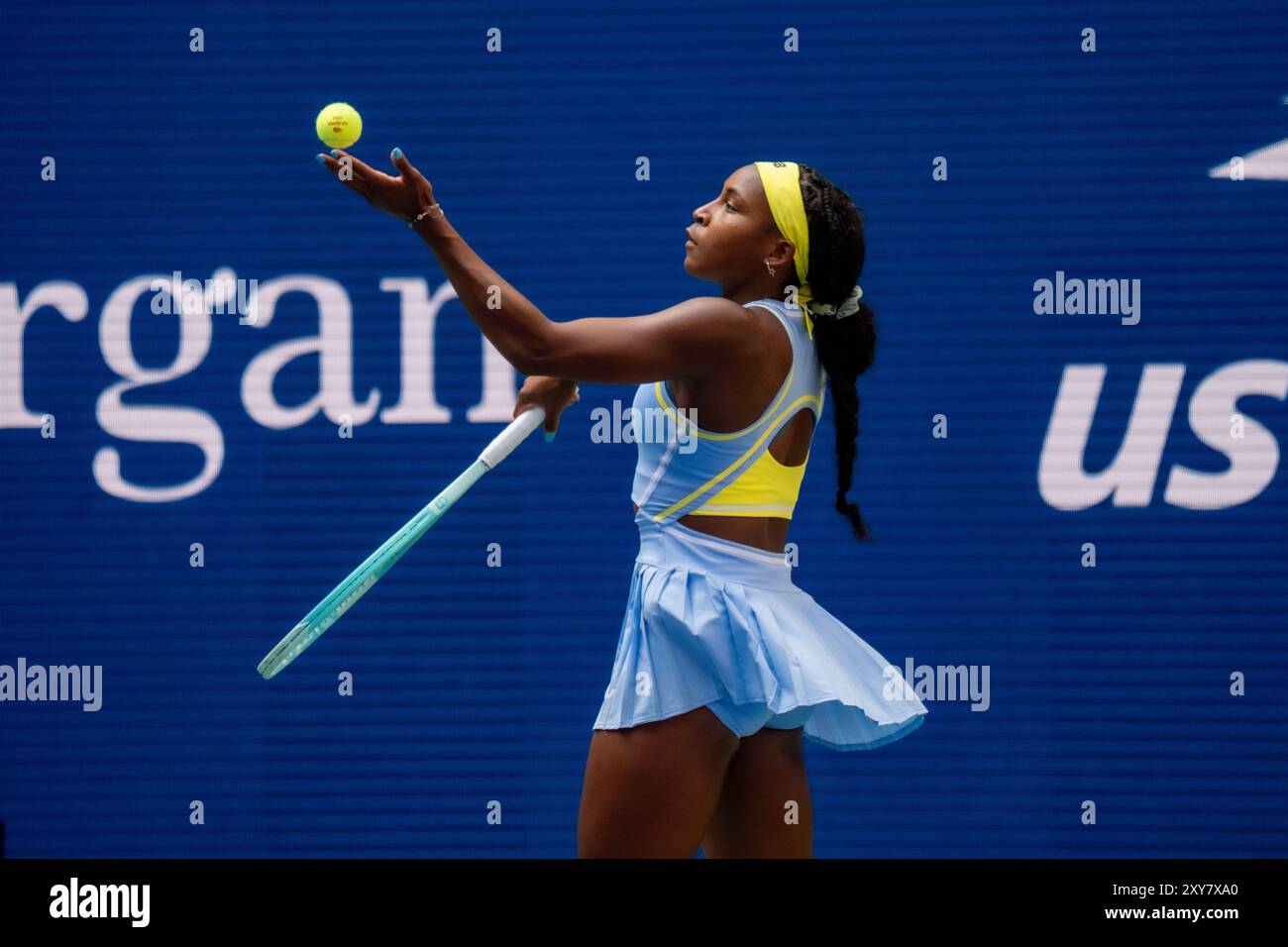 Coco Gauff (USA) partecipa al primo turno degli US Open 2024. Foto Stock