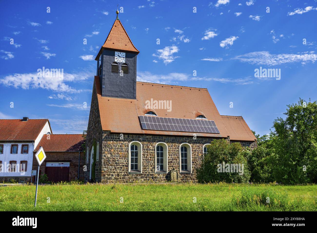 Bloensdorf Village Church, Niedergoersdorf, Teltow-Flaeming, Brandeburgo, Germania, Europa Foto Stock
