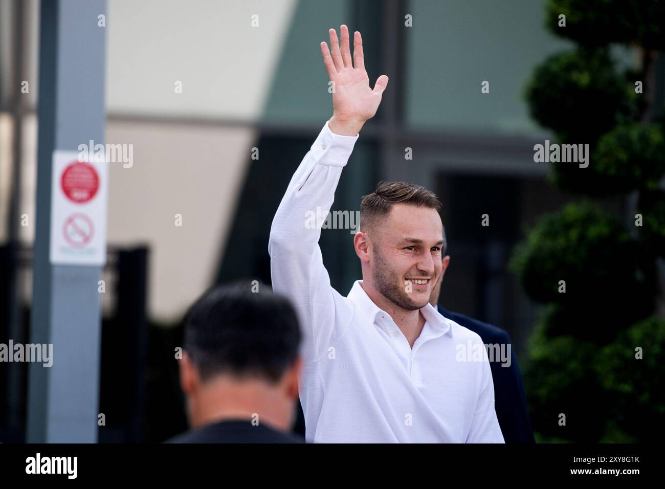 Torino, Italia. 28 agosto 2024. Juventus' Teun Koopmeiners lascia il J Medical dopo test medici a Torino, Italia - mercoledì 28 agosto 2024 - Sport - ( foto Alberto Gandolfo/LaPresse ) crediti: LaPresse/Alamy Live News Foto Stock