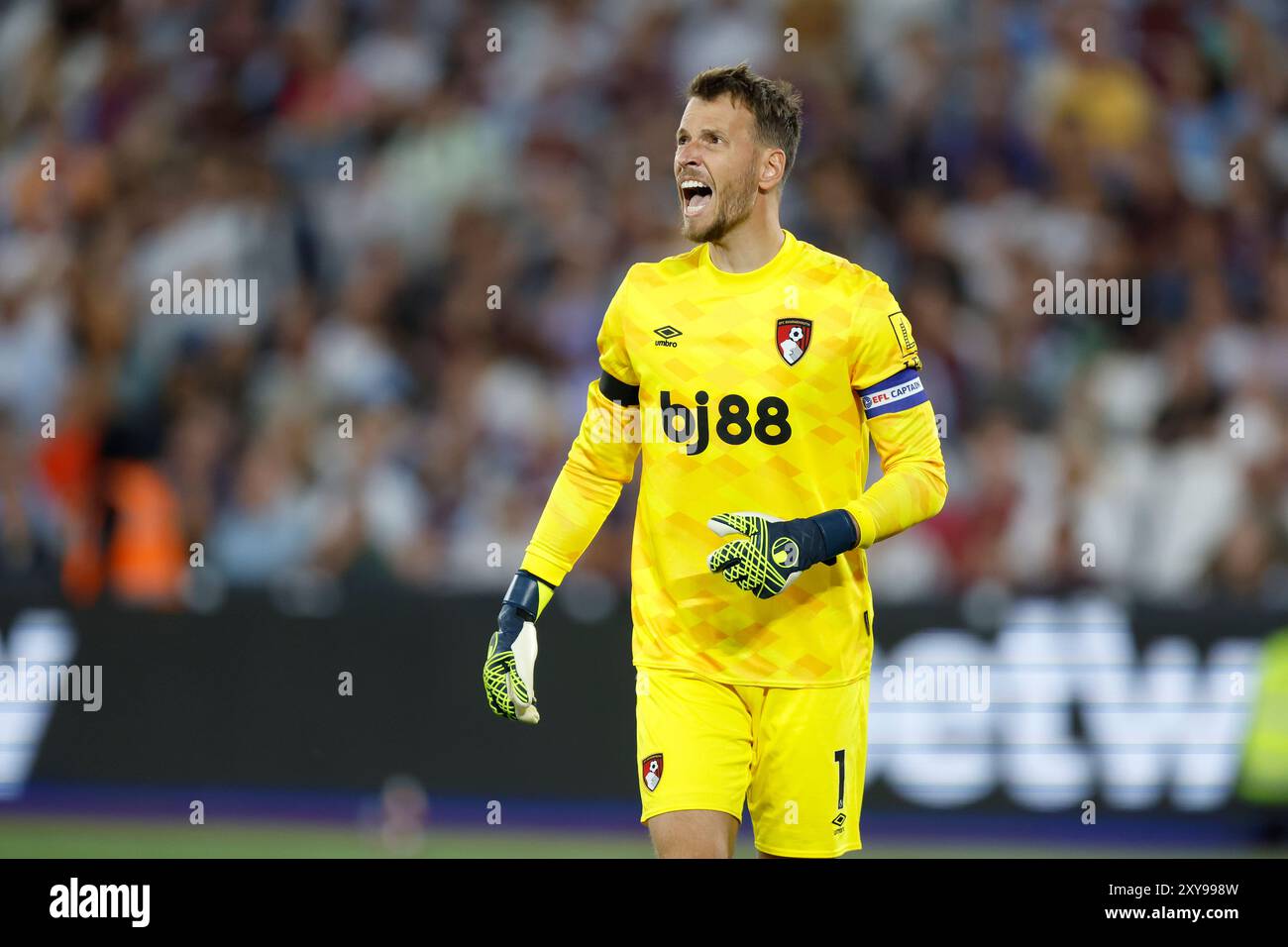 Il portiere del Bournemouth Neto durante la partita del secondo turno della Carabao Cup al London Stadium. Data foto: Mercoledì 28 agosto 2024. Foto Stock