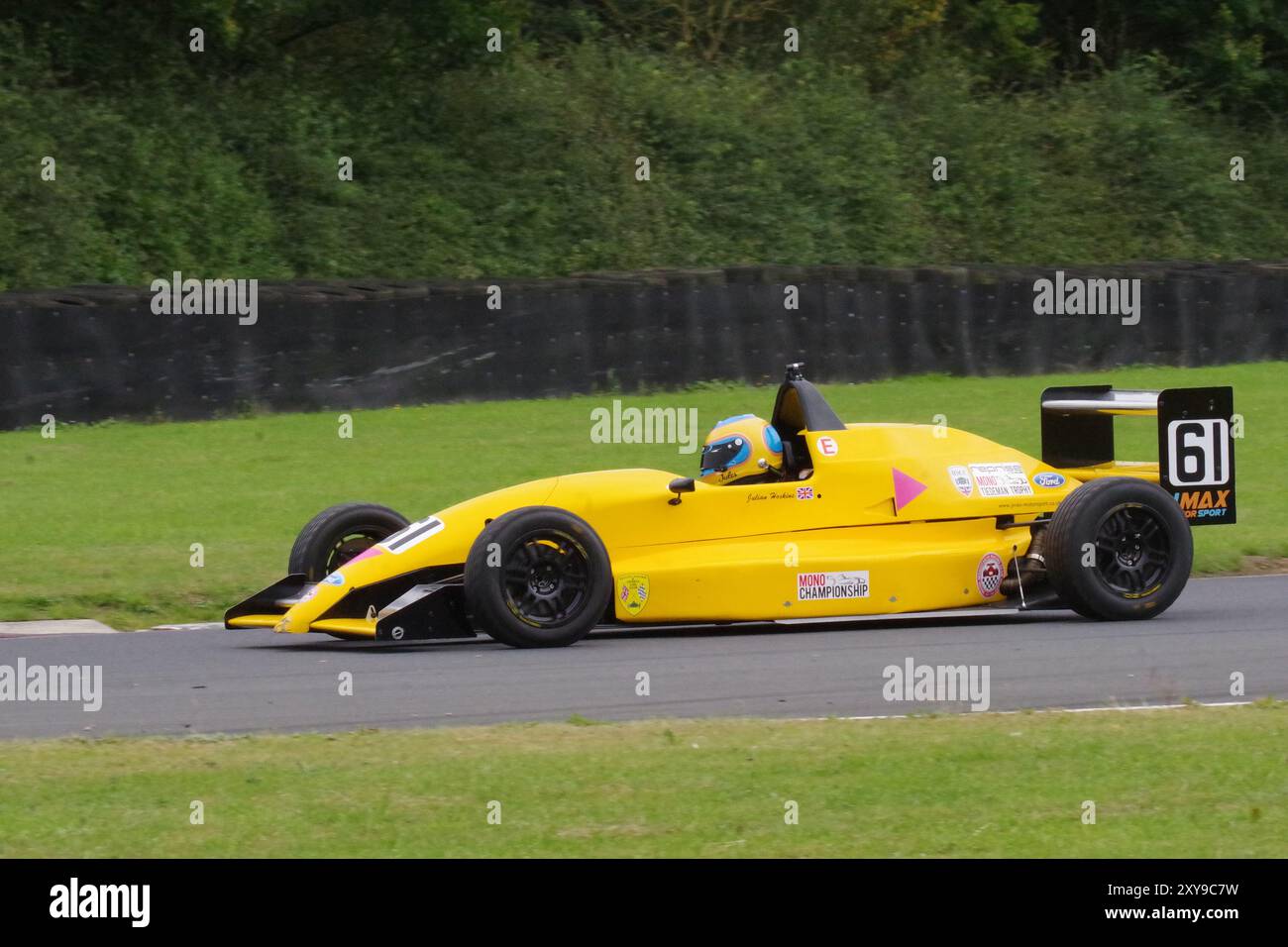 Dalton on Tees, Inghilterra, 25 agosto 2024. Julian Hoskins alla guida di una Vector TF93Z nel Campionato Monoposto sul circuito di Croft. Credito: Colin Edwards. Foto Stock