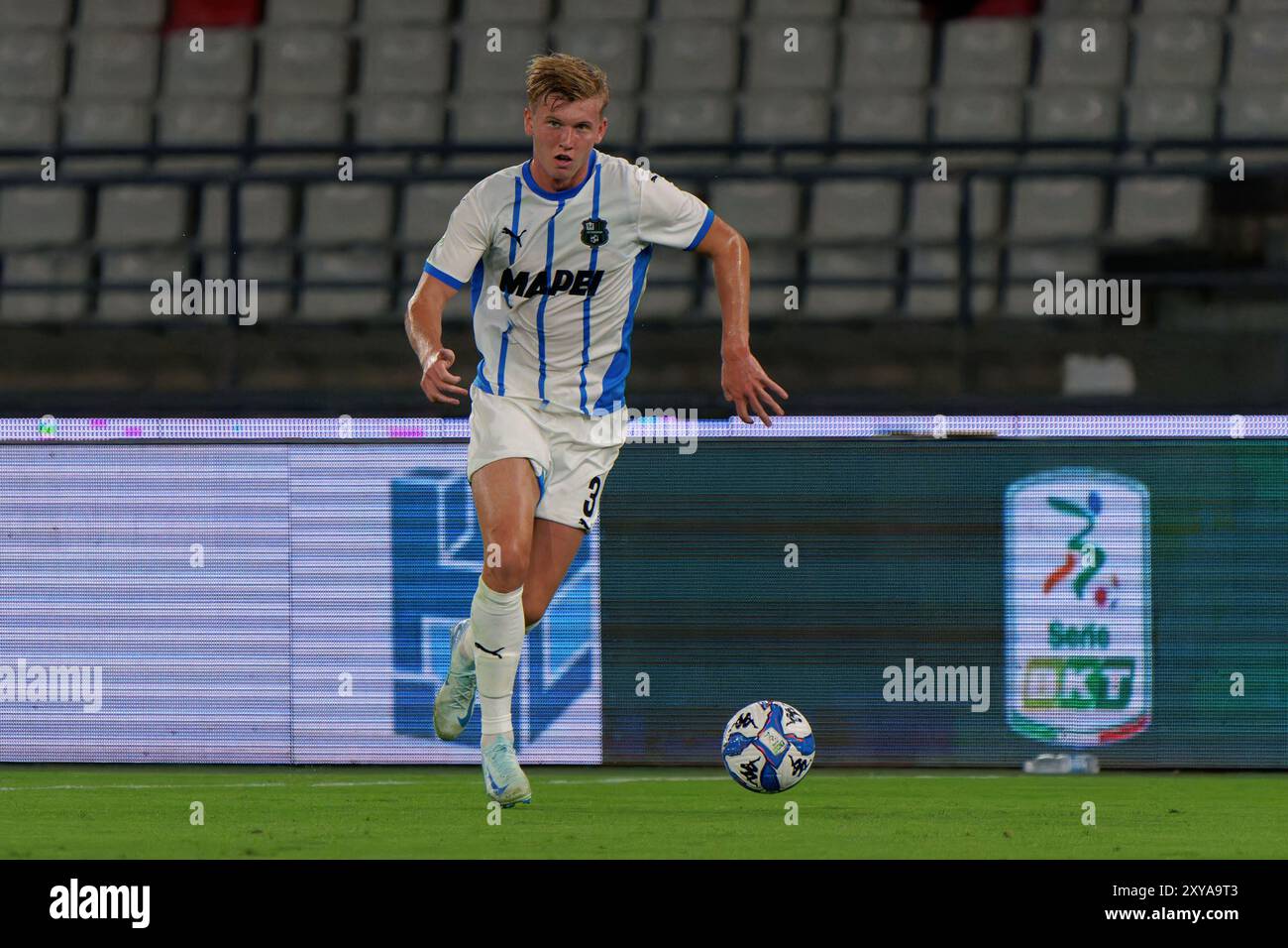 Josh Doig di US Sassuolo durante SSC Bari vs USS Sassuolo, partita italiana di calcio di serie B a Bari, Italia, agosto 27 2024 Foto Stock