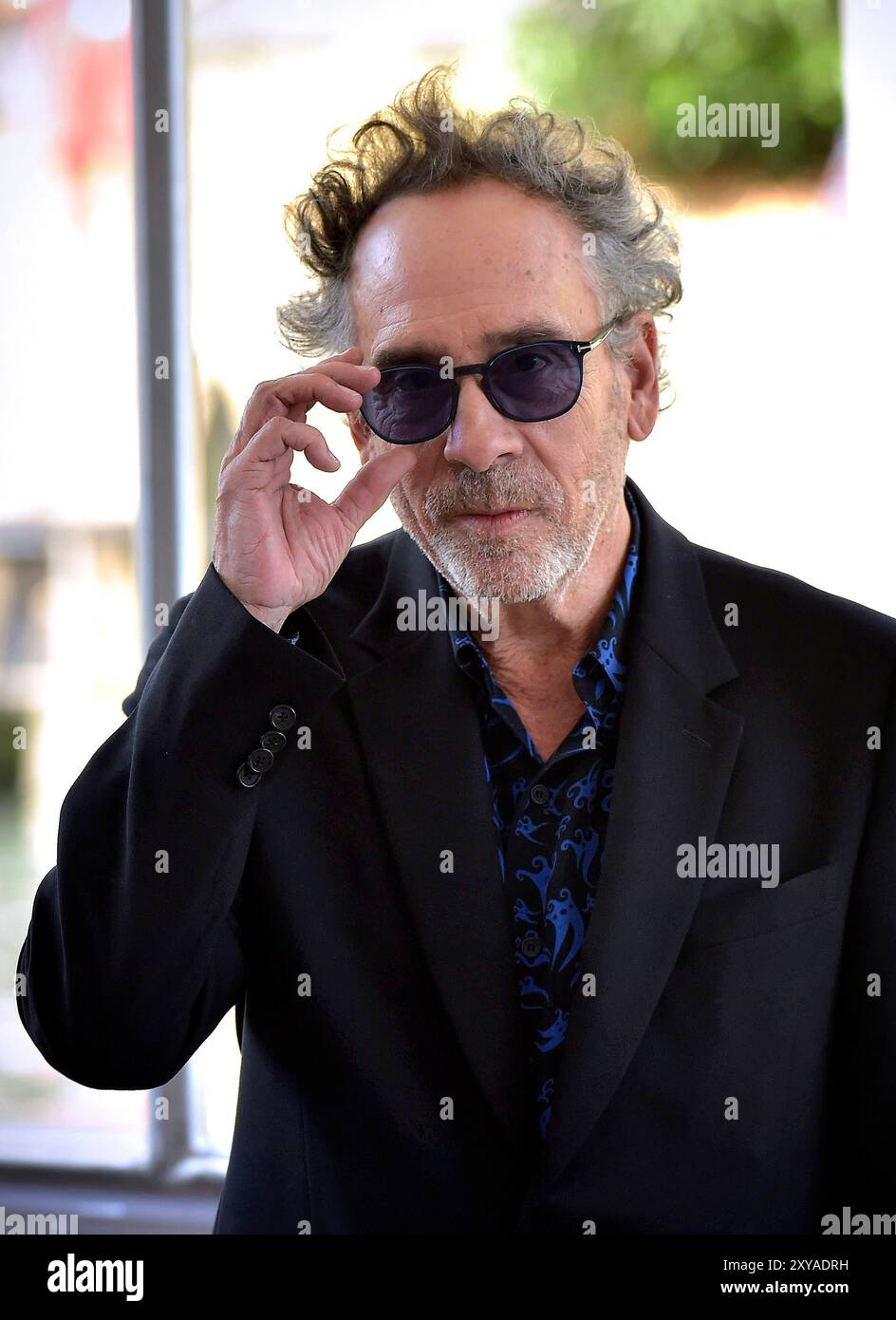 Venezia, Italia. 28 agosto 2024. Tim Burton arriva al Palazzo del Casino alla 81a Mostra Internazionale d'Arte cinematografica di Venezia mercoledì 28 agosto 2024 a Venezia. Foto di Rocco Spaziani/UPI credito: UPI/Alamy Live News Foto Stock