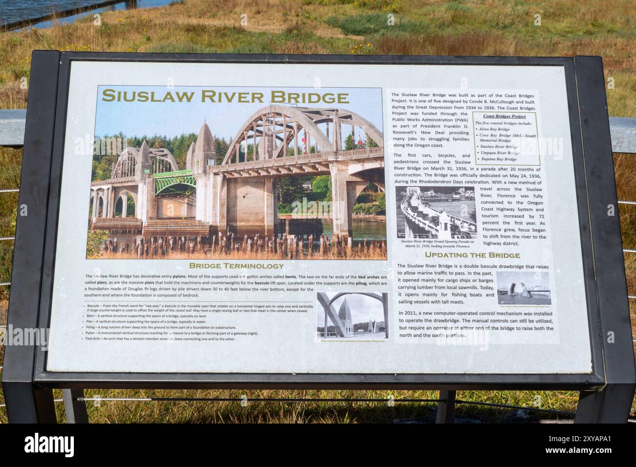 Firenze, O Stati Uniti - 11 agosto 2023: Ponte sul fiume Siuslaw Foto Stock