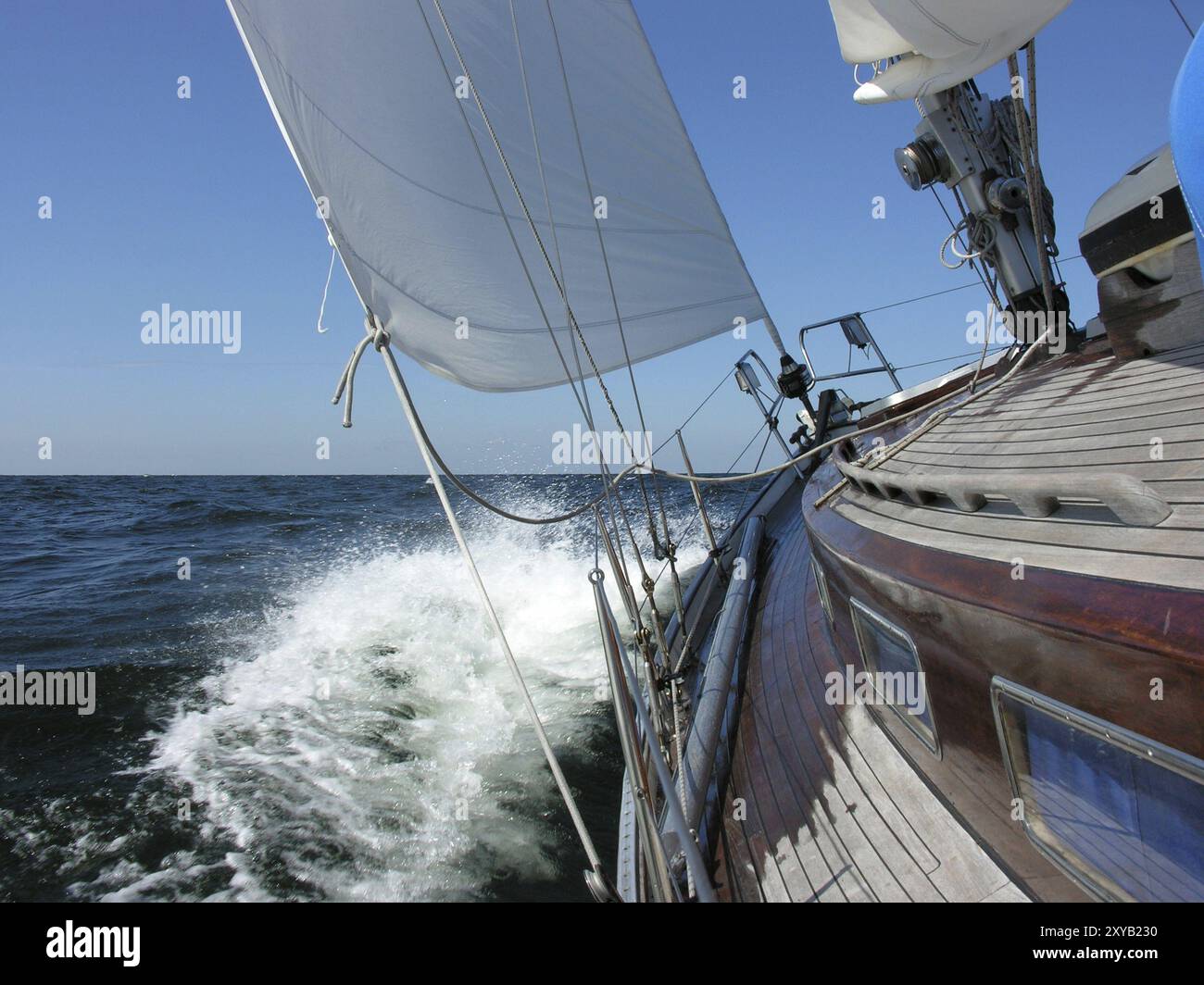 Barca a vela sul Mar Baltico Foto Stock