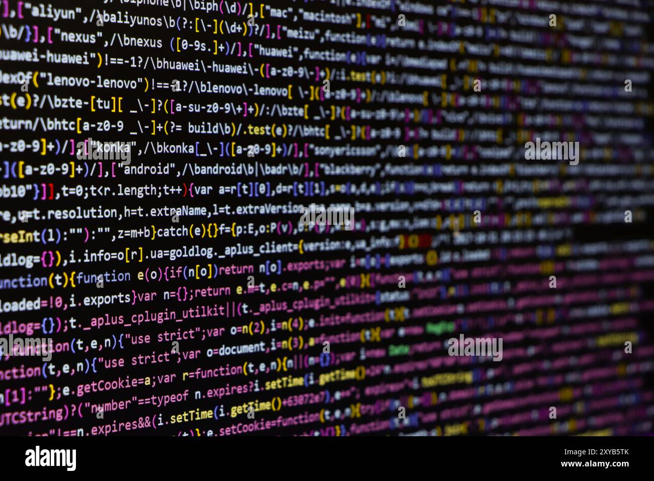 Schermata astratta del codice di programmazione dello sviluppatore software. Script del computer Foto Stock