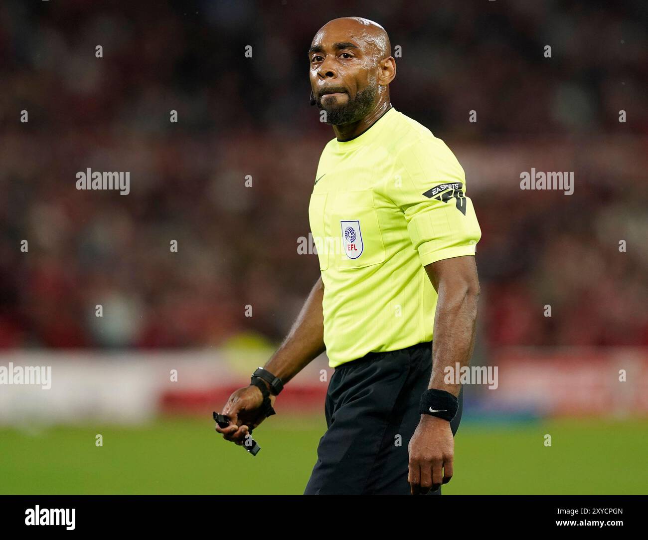 Nottingham, Regno Unito. 28 agosto 2024. Arbitro Sam Allison durante la partita di Carabao Cup al City Ground di Nottingham. Il credito per immagini dovrebbe essere: Andrew Yates/Sportimage Credit: Sportimage Ltd/Alamy Live News Foto Stock