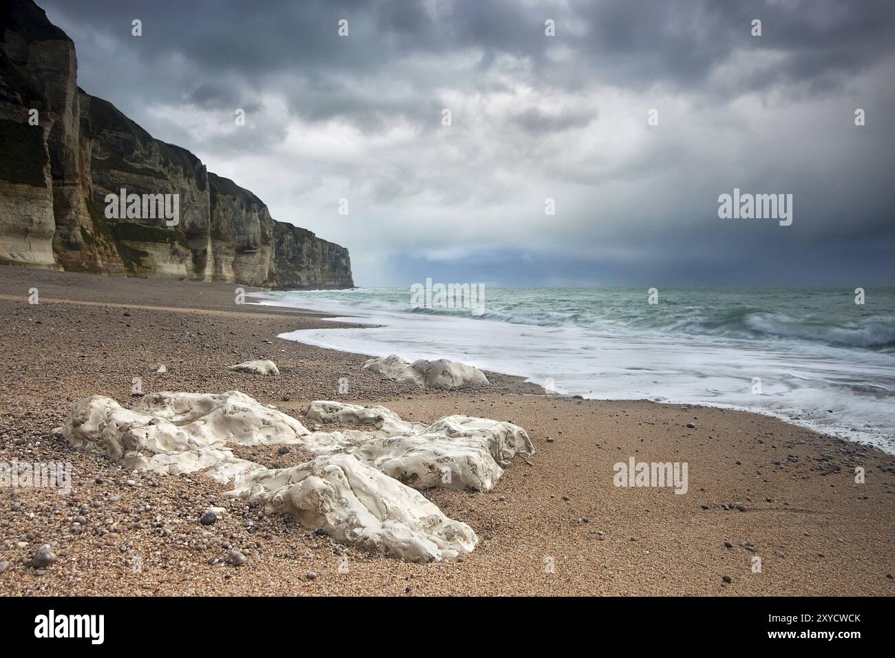 Tempesta sulla costa della Normandia, Francia, Europa Foto Stock