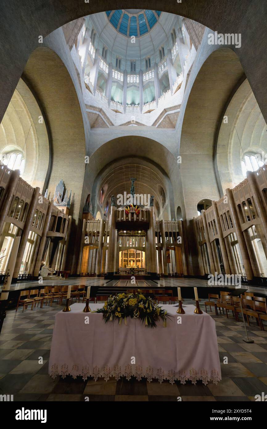 Basilica Nazionale del Sacro cuore, interno, Koekelberg, Bruxelles, Brabante, Belgio Foto Stock