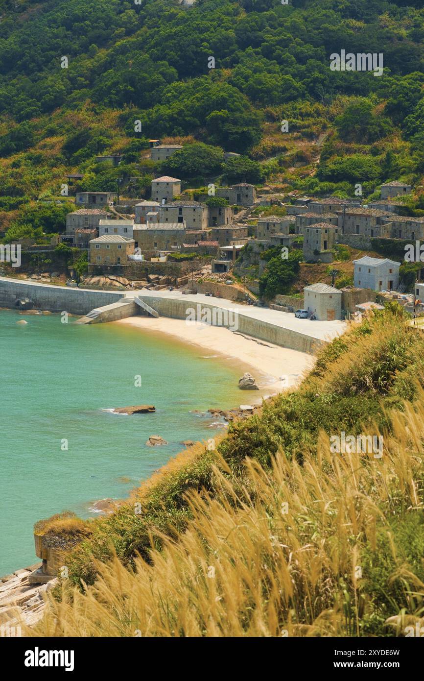 Il villaggio di Qinbi, la principale struttura turistica dell'isola di Matsu, ha molte case di granito in stile Fujian splendidamente conservate con un'atmosfera mediterranea a Beiga Foto Stock