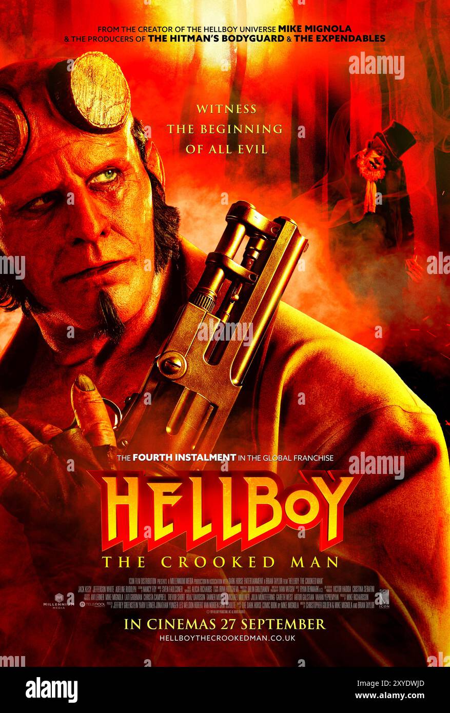 Hellboy: The Crooked Man (2024), diretto da Brian Taylor e interpretato da Jack Kesy, Jefferson White e Adeline Rudolph. In questo reboot dell'iconica serie, Hellboy si allea con un agente debuttante della BPRD sulle montagne degli Appalachi durante gli anni '1950 Incontrano una piccola comunità infestata da streghe, guidata da un diavolo locale con legami con il passato di Hellboy. US un foglio poster ***SOLO PER USO EDITORIALE***. Credito: BFA / ketchup Entertainment Foto Stock