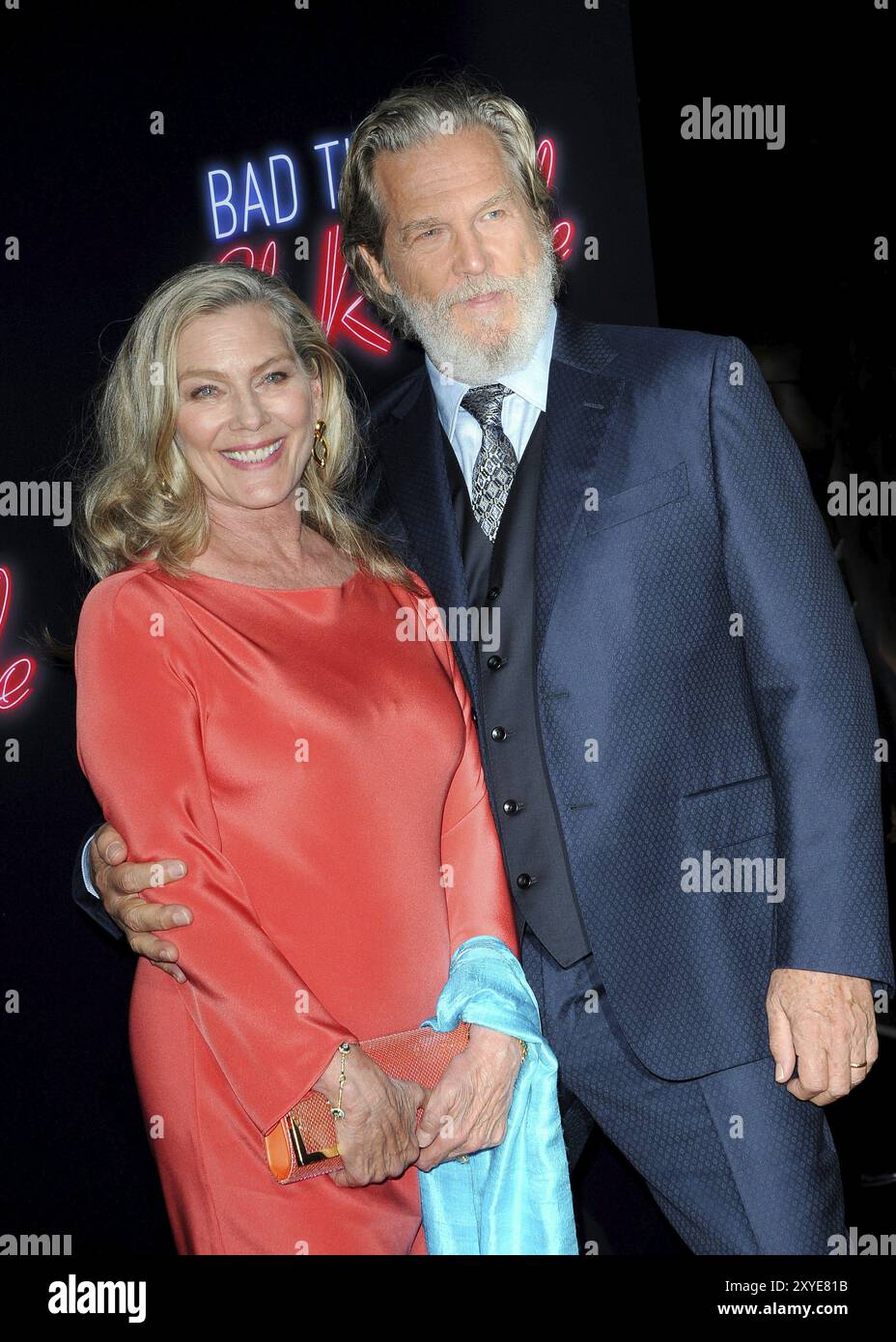 Jeff Bridges e Susan Geston presso il Los Angeles premiere di 'Bad volte all'El Royale" tenutasi presso la leva TCL Chinese Theatre di Hollywood, Stati Uniti d'America su ECCETTO PONTI Foto Stock