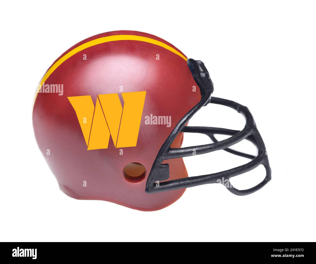 IRVINE, CALIFORNIA - 2 febbraio 2022: Mini casco da calcio da collezione per i Washington Commanders della National Football Conference East. Foto Stock