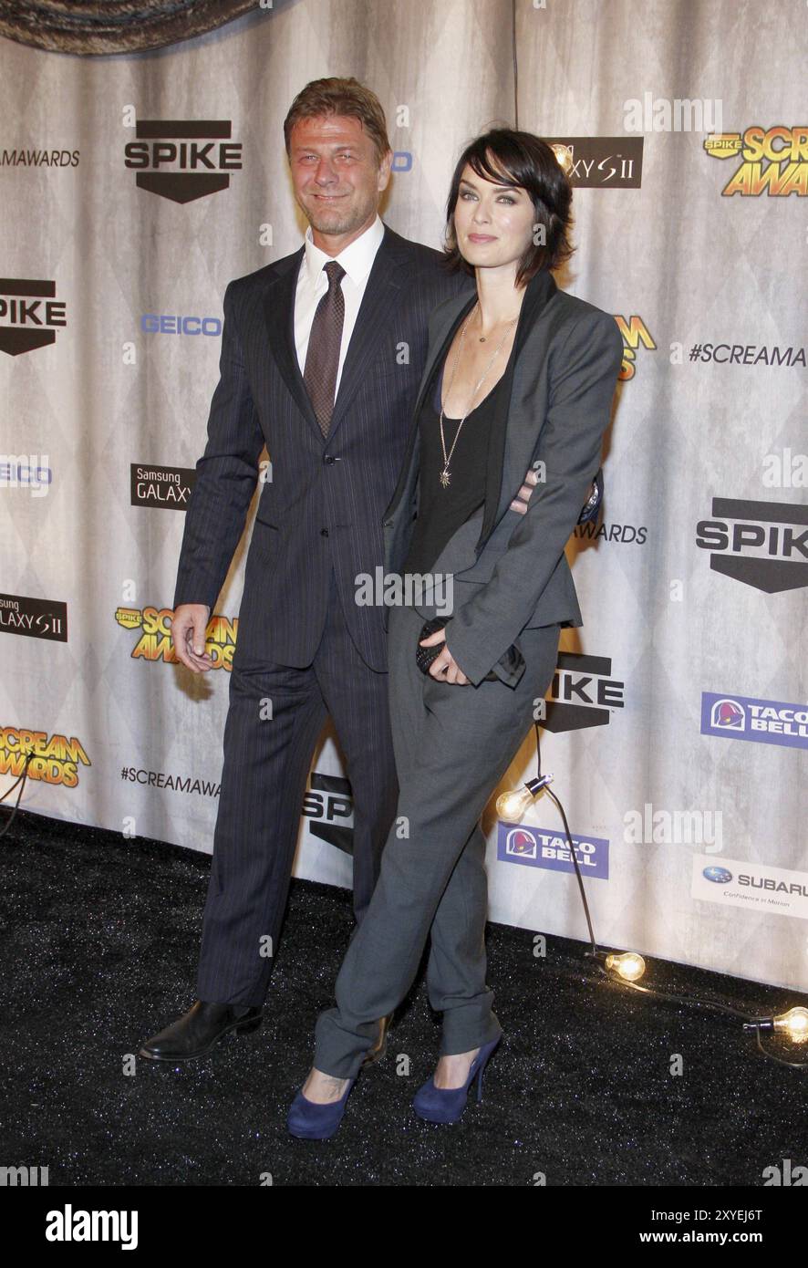 Lena Headey e Sean Bean agli "Scream Awards 2011" di Spike TV tenutosi all'Universal Sudios Backlot di Universal City il 15 ottobre 2011 Foto Stock