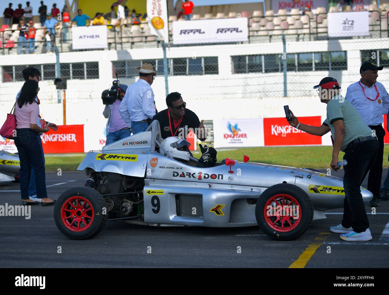 Chennai, INDIA. 25 agosto 2024. La leggenda indiana del tennis Leander Paes ha visto i piloti incoraggianti e ha anche presentato trofei in gara 2 del primo round di Ind Foto Stock