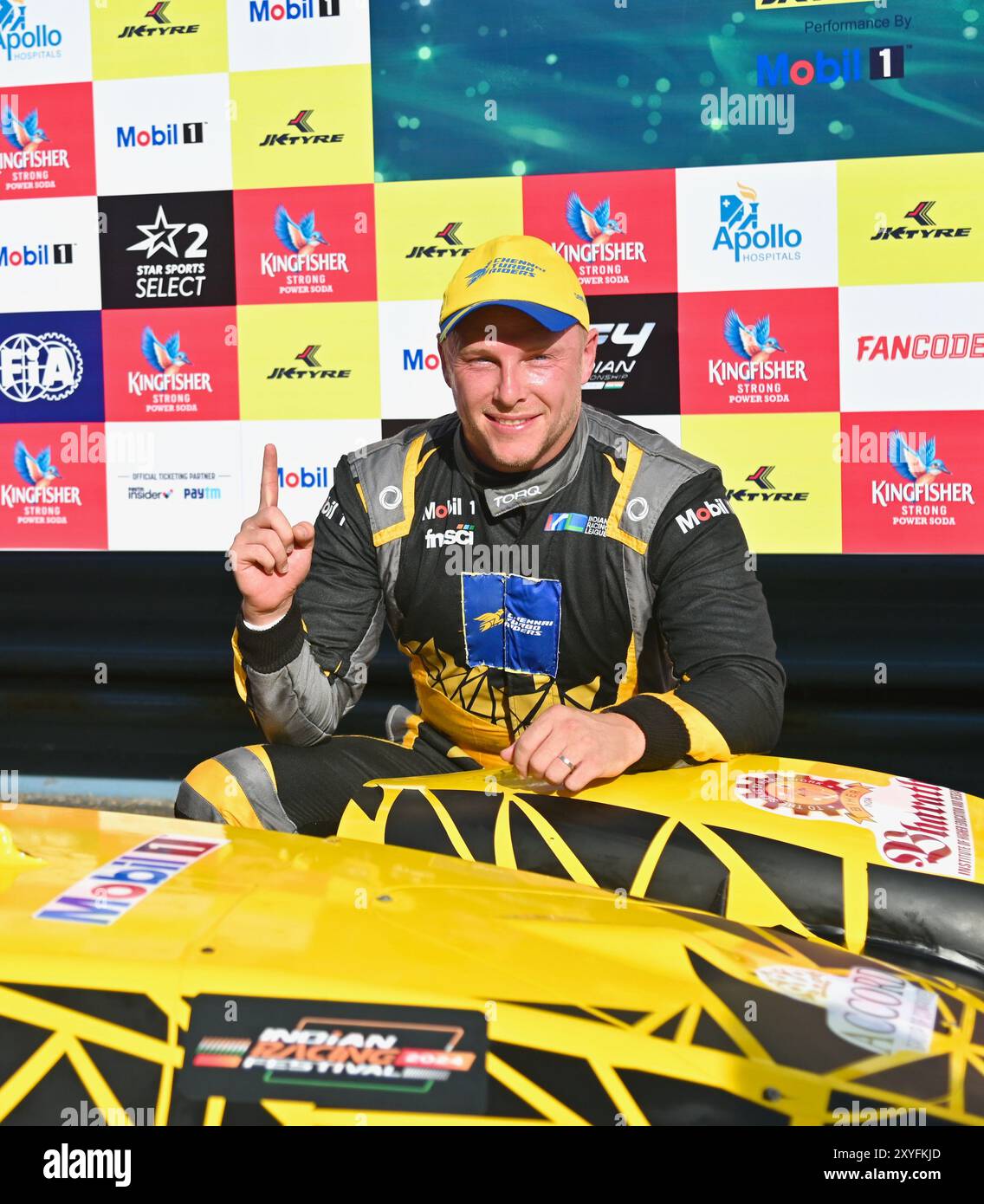 Chennai, INDIA. 24 agosto 2024. Jon Lancaster di Chennai Turbo Riders festeggia la sua vittoria in gara 1 del primo round dell'Indian Racing League a Chennai, Foto Stock