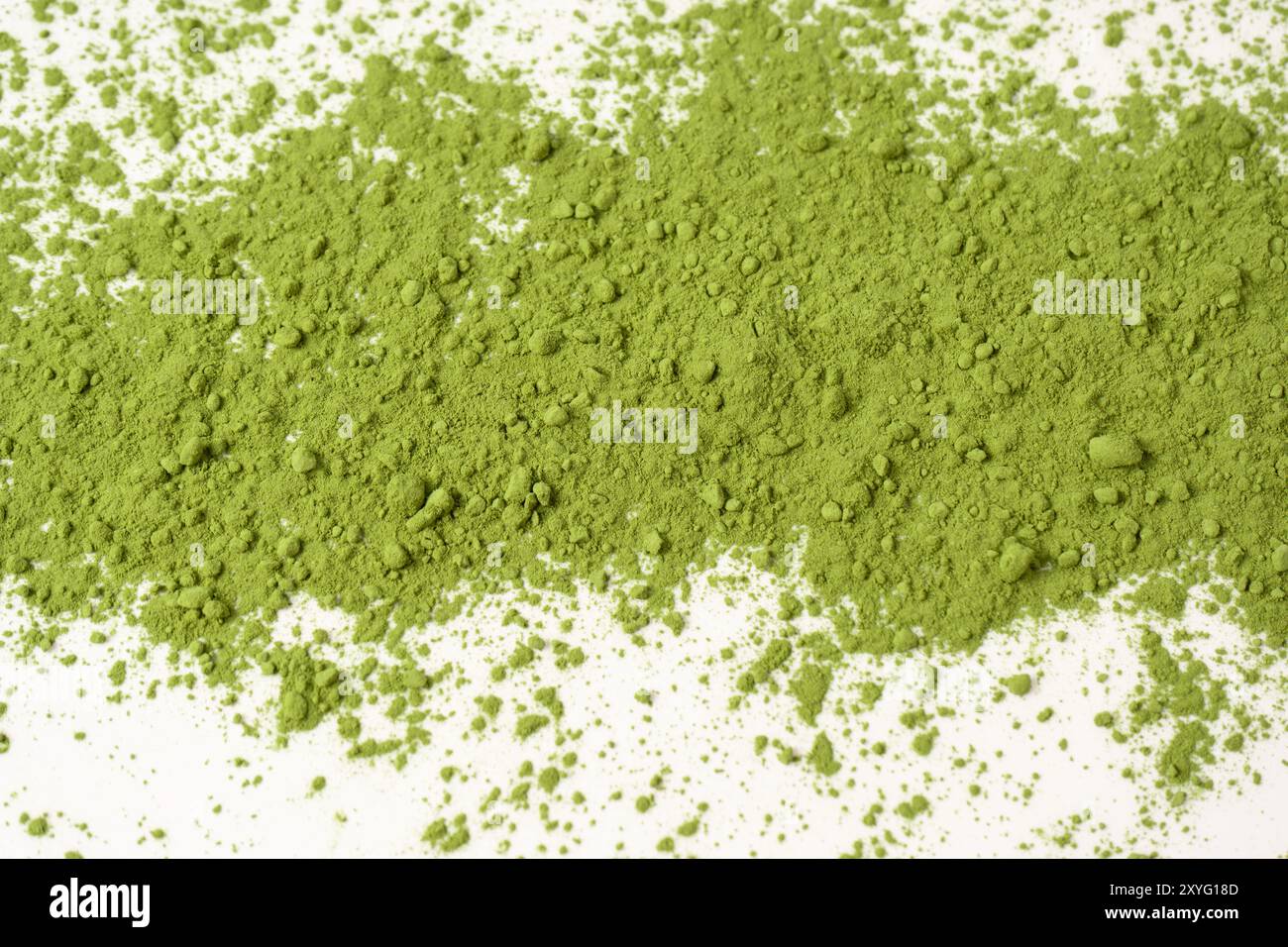 Tè Matcha, polvere di matcha isolata su sfondo bianco. Foto Stock