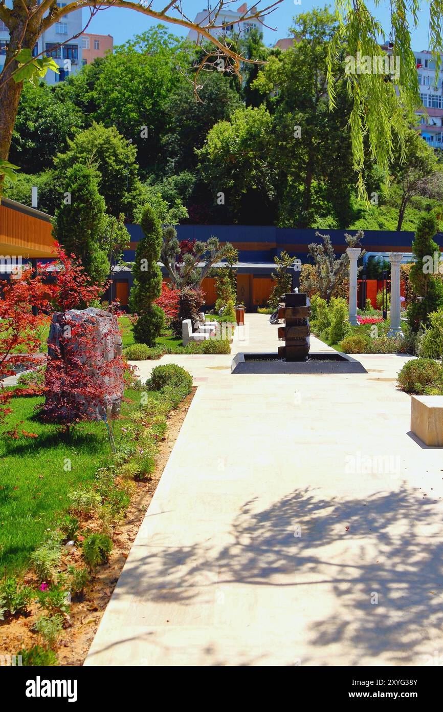 Vicolo nella piazza dell'hotel. Sile, Istanbul, Turchia Foto Stock