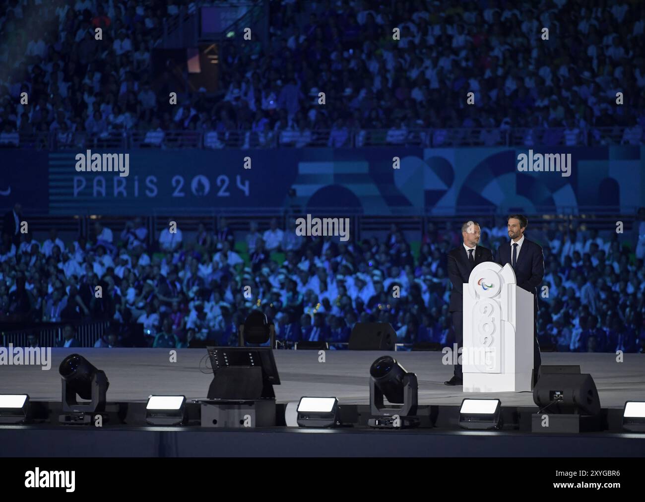 Andrew Parsons (Presidente del Comitato Paralimpico Internazionale) e Tony Estanguet (Presidente di Parigi 2024) durante la cerimonia di apertura del P Foto Stock