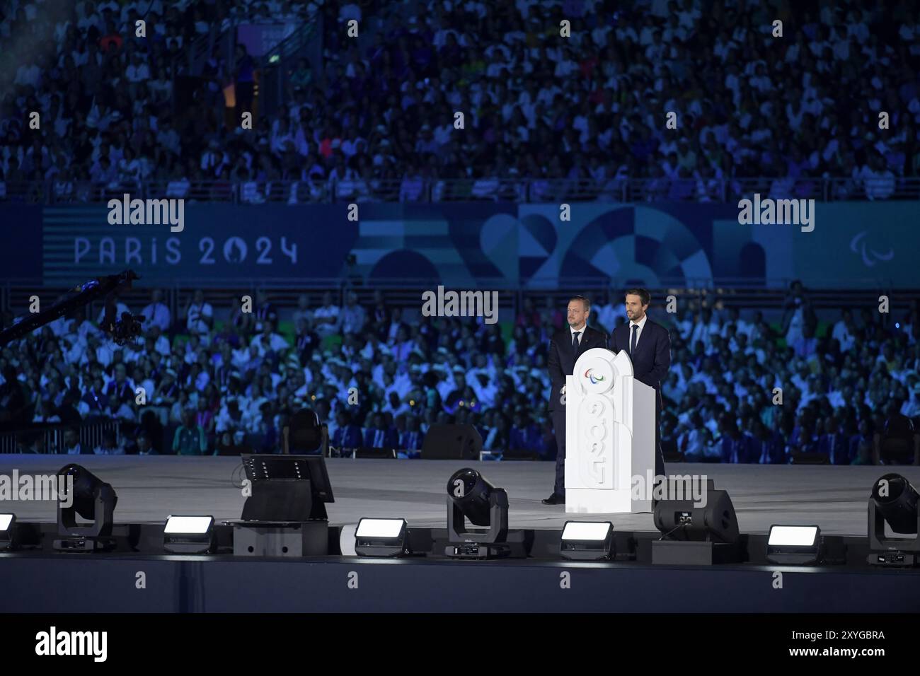 Andrew Parsons (Presidente del Comitato Paralimpico Internazionale) e Tony Estanguet (Presidente di Parigi 2024) durante la cerimonia di apertura del P Foto Stock