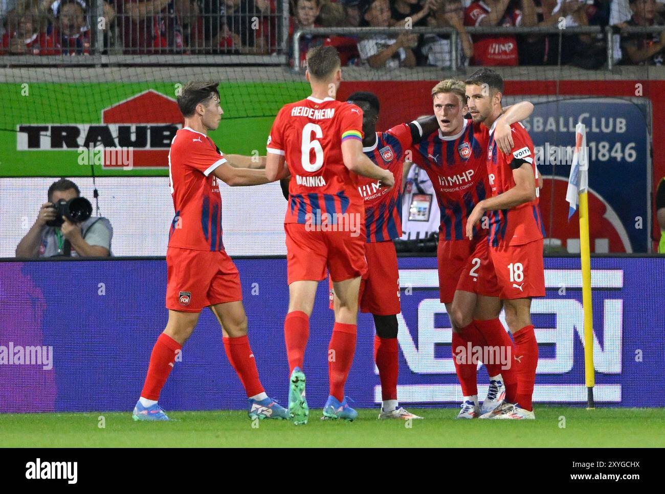 TOR zum 1:0 Marvin Pieringer 1. FC Heidenheim 1846 FCH (18) Torjubel mit Jonas Foehrenbach 1. FC Heidenheim 1846 FCH (19) Patrick Mainka 1. FC Heidenheim 1846 FCH (06) 1. FC Heidenheim vs. BK Haecken, Fussball, Conference League, Play Off, Rueckspiel, Saison 2024/25, 29.08.2024 foto: Eibner-Pressefoto/Michael Weber Foto Stock