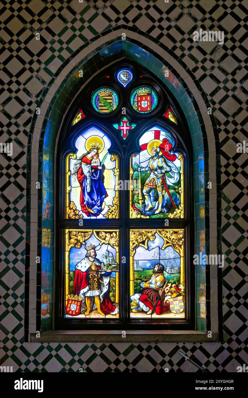 Cappella del Palácio da pena Retable Sintra Portogallo // Cappella del Palácio da pena. Parte originale del primo monastero dei monaci geronimiti. Alabastro retabile di Nicolau Chanterene (sedicesimo secolo) Foto Stock