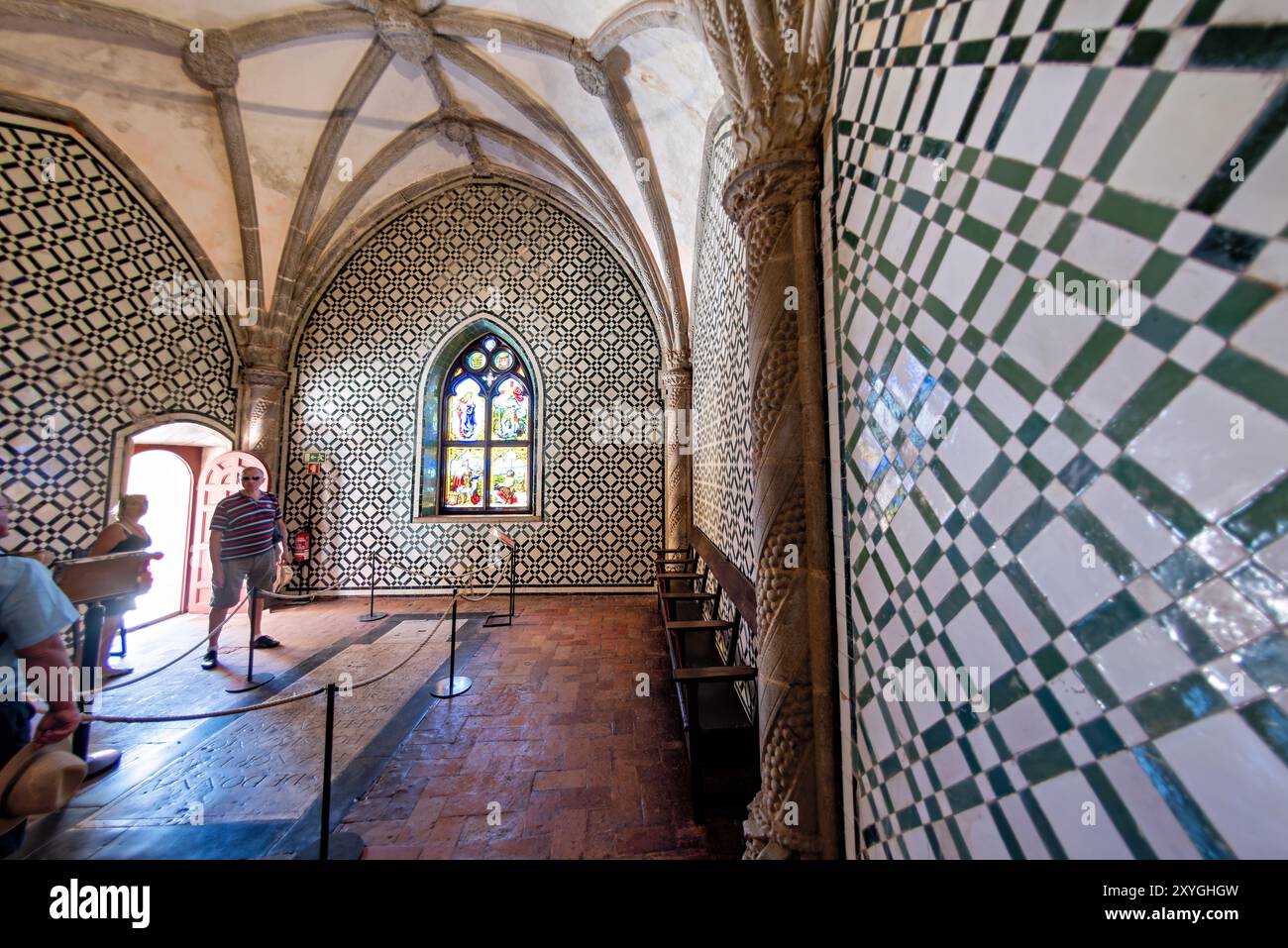 Cappella del Palácio da pena Retable Sintra Portogallo // Cappella del Palácio da pena. Parte originale del primo monastero dei monaci geronimiti. Alabastro retabile di Nicolau Chanterene (sedicesimo secolo) Foto Stock