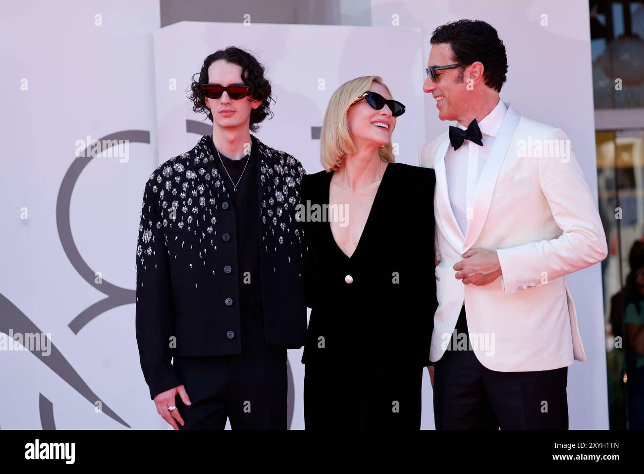 Venezia, Italien. 29 agosto 2024. Kodi Smit-McPhee, Cate Blanchett e Sacha Baron Cohen partecipano alla prima di 'Disclaimer' durante la 81a Mostra Internazionale d'Arte cinematografica di Venezia al Palazzo del Cinema al Lido di Venezia, Italia, il 29 agosto 2024. Credito: dpa/Alamy Live News Foto Stock