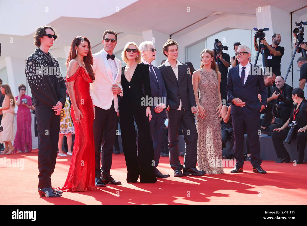 Kodi Smit-McPhee, Jung ho-yeon, Sacha Baron Cohen, Cate Blanchett, Kevin Cline, Louis Partidge, Leila George D'Onofrio e Alfonso Cuaron assistono alla prima di 'Disclaimer' durante la 81a Mostra Internazionale d'Arte cinematografica di Venezia al Palazzo del Cinema al Lido di Venezia, Italia, il 29 agosto 2024. Foto Stock