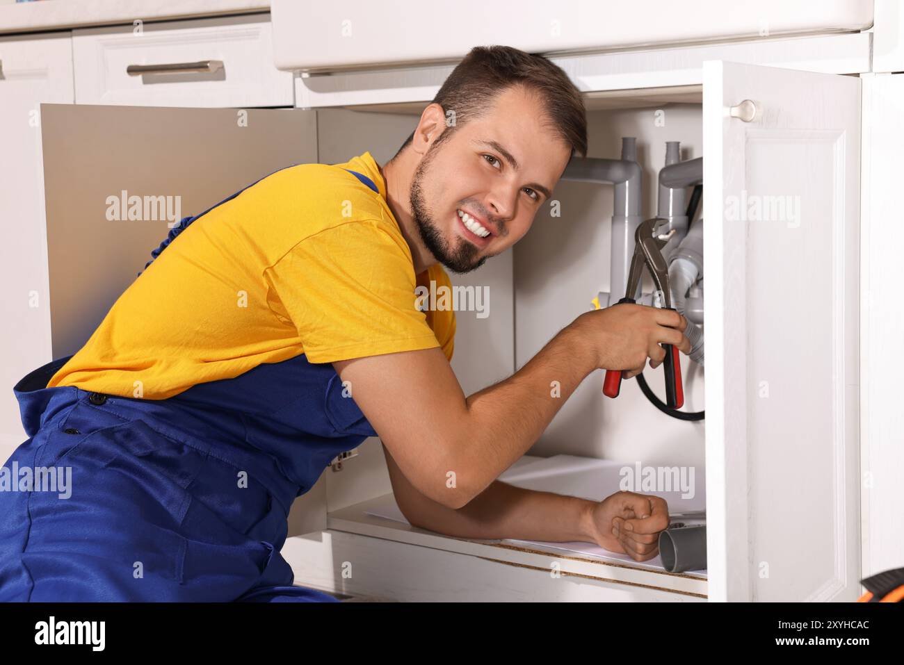 Sistema di tubazioni per idraulici professionale a casa Foto Stock
