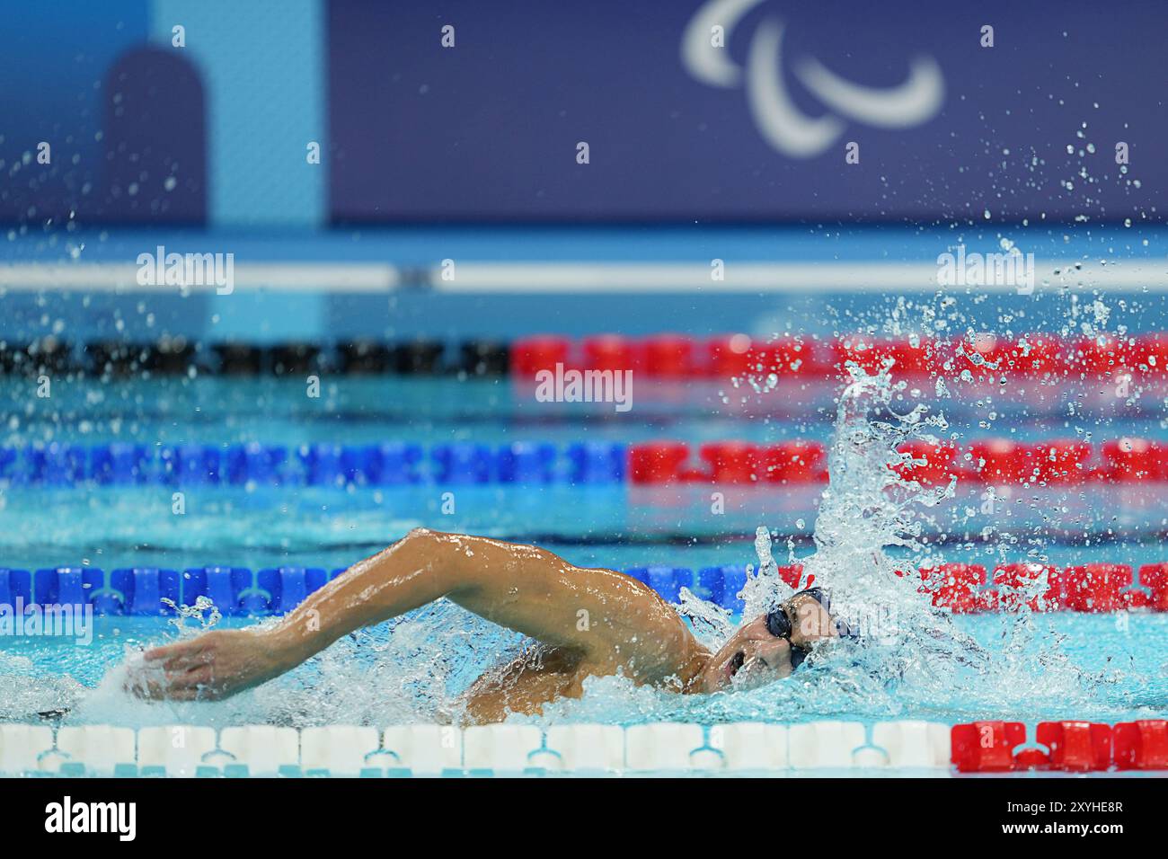 Parigi, Francia. 29 agosto 2024. Ugo Didier di Francia gareggia durante la finale di nuoto maschile 400m Freestyle S9 ai Giochi Paralimpici di Parigi 2024, Francia, 29 agosto 2024. Crediti: Xiong Qi/Xinhua/Alamy Live News Foto Stock