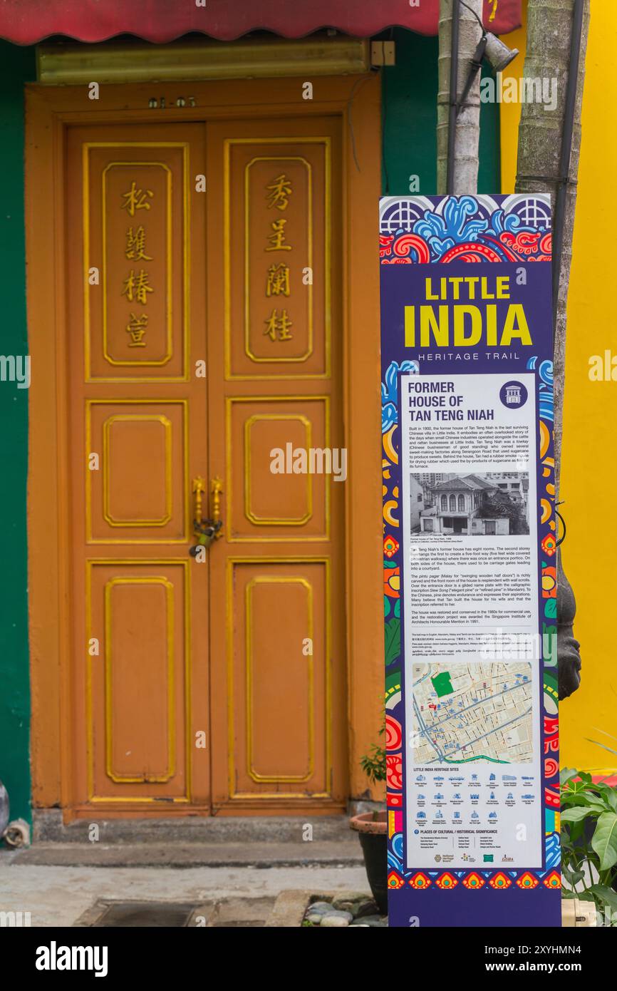 Cartello che spiega l'ex casa di Tan Teng Niah e mappa di navigazione per esplorare ulteriormente e più a fondo il distretto di Little India, Singapore. Foto Stock