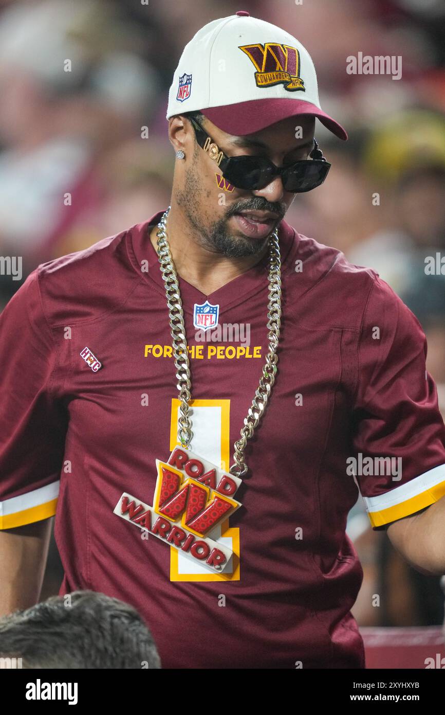 Fan dei Washington Commanders "Road Warrior" durante la gara di pre-stagione della NFL tra i New England Patriots ai Washington Commanders al Commanders Field i. Foto Stock