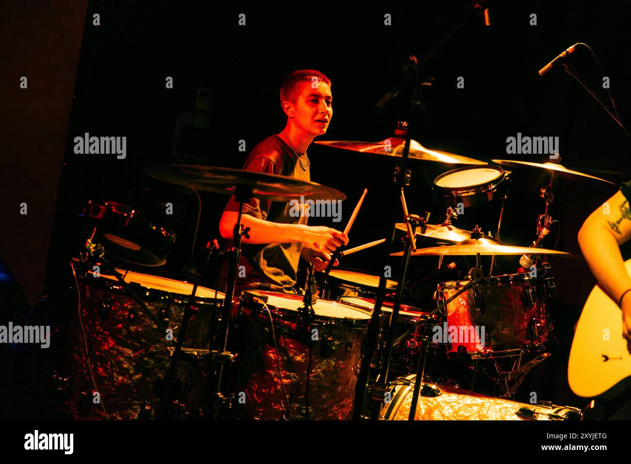 Milano, Italia, 27 aprile 2024. Il gruppo punk britannico Witch Fever si esibisce dal vivo al BIKO Club di Milano. Crediti: Maria Laura Arturi/Alamy Live News Foto Stock