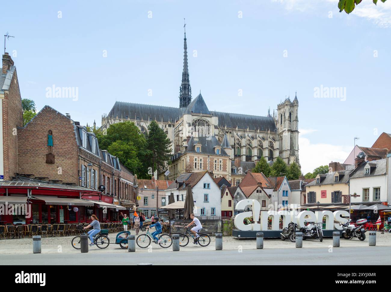 Cattedrale di Amiens vista dal quartiere Saint Leu, Amiens, Piccardia, Francia Foto Stock