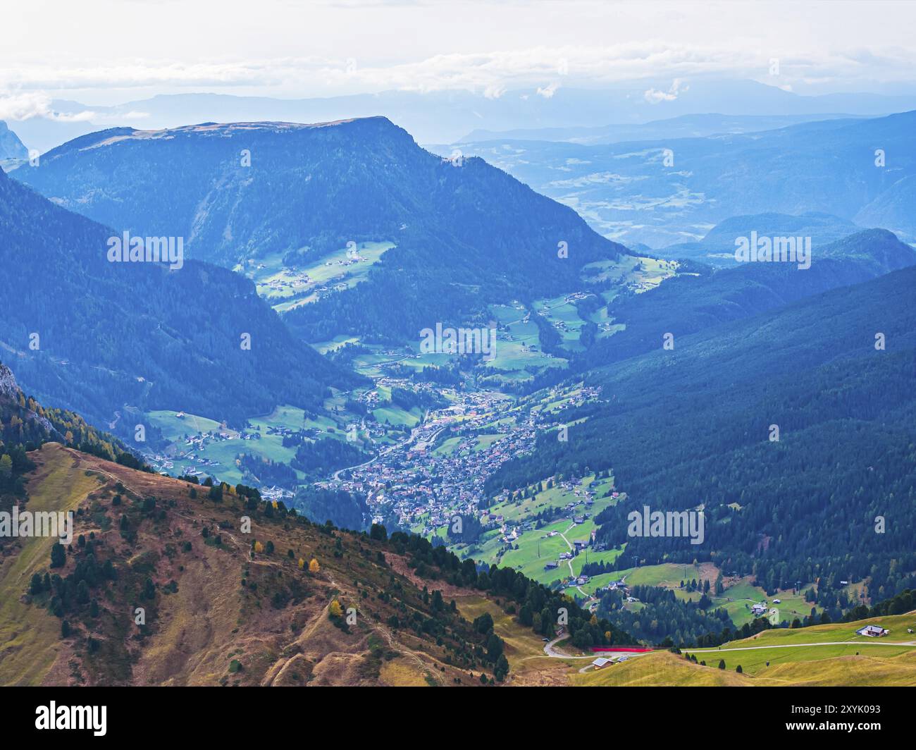 Ortisei in Val Gardena, drone shot, Val Gardena, Dolomiti, Provincia Autonoma di Bolzano, alto Adige, Italia, Europa Foto Stock