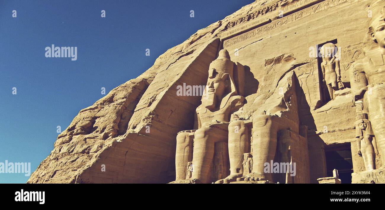 Particolare del grande Tempio di Ramses II, Abu Simbel, Egitto, Africa Foto Stock