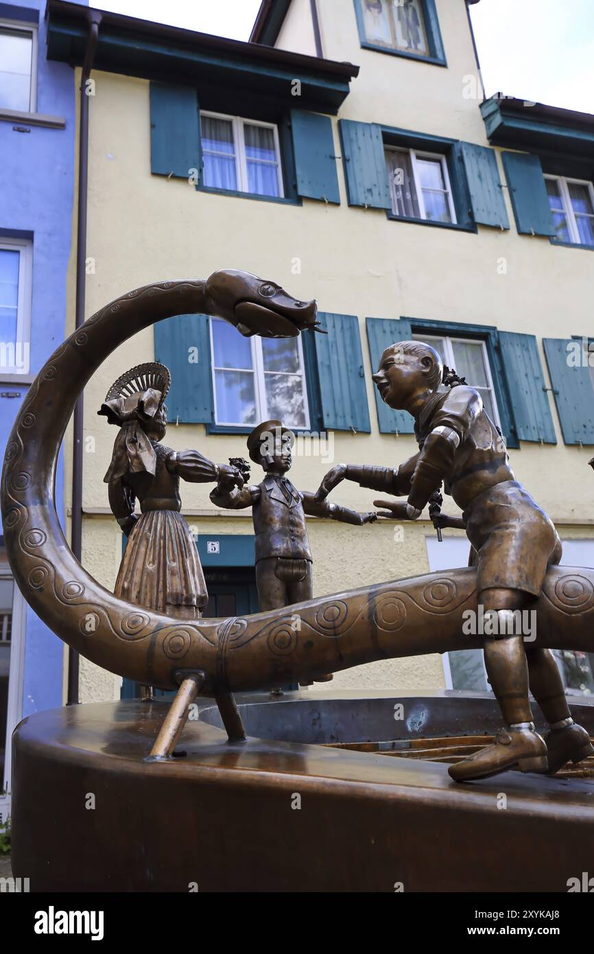 La fontana è uno spettacolo a Leutkirch im Allgaeu Foto Stock