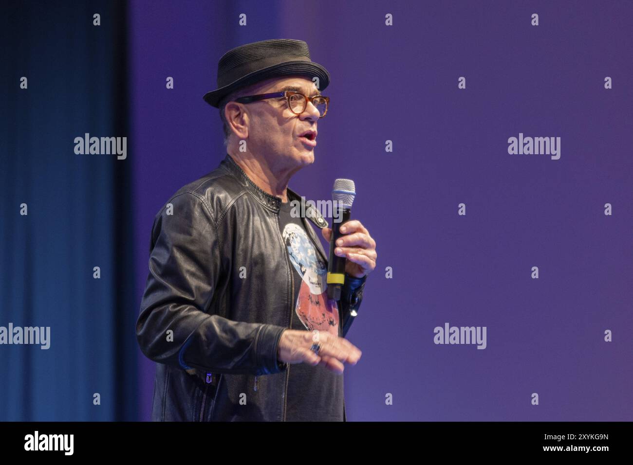 BONN, GERMANIA, 19 MAGGIO 2018: Robert Picardo (*1953, attore, Star Trek: Voyager, Stargate) parla delle sue esperienze in Star Trek al Fedcon 27, a fou Foto Stock