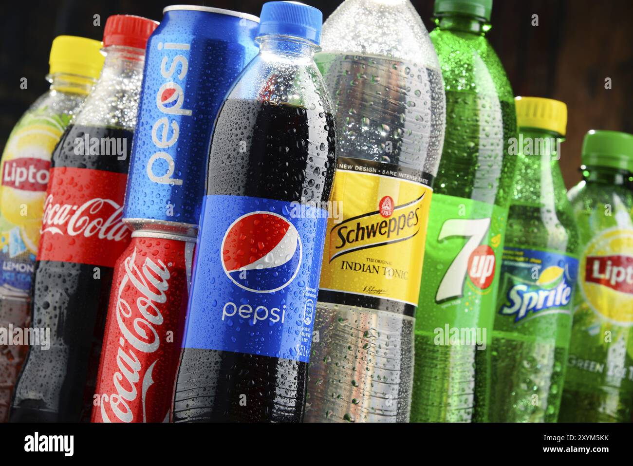 Il mercato globale delle bevande analcoliche è dominato dai marchi di poche multinazionali fondate in Nord America. Tra questi ci sono Pepsico, Coca Cola e Dr. Pep Foto Stock