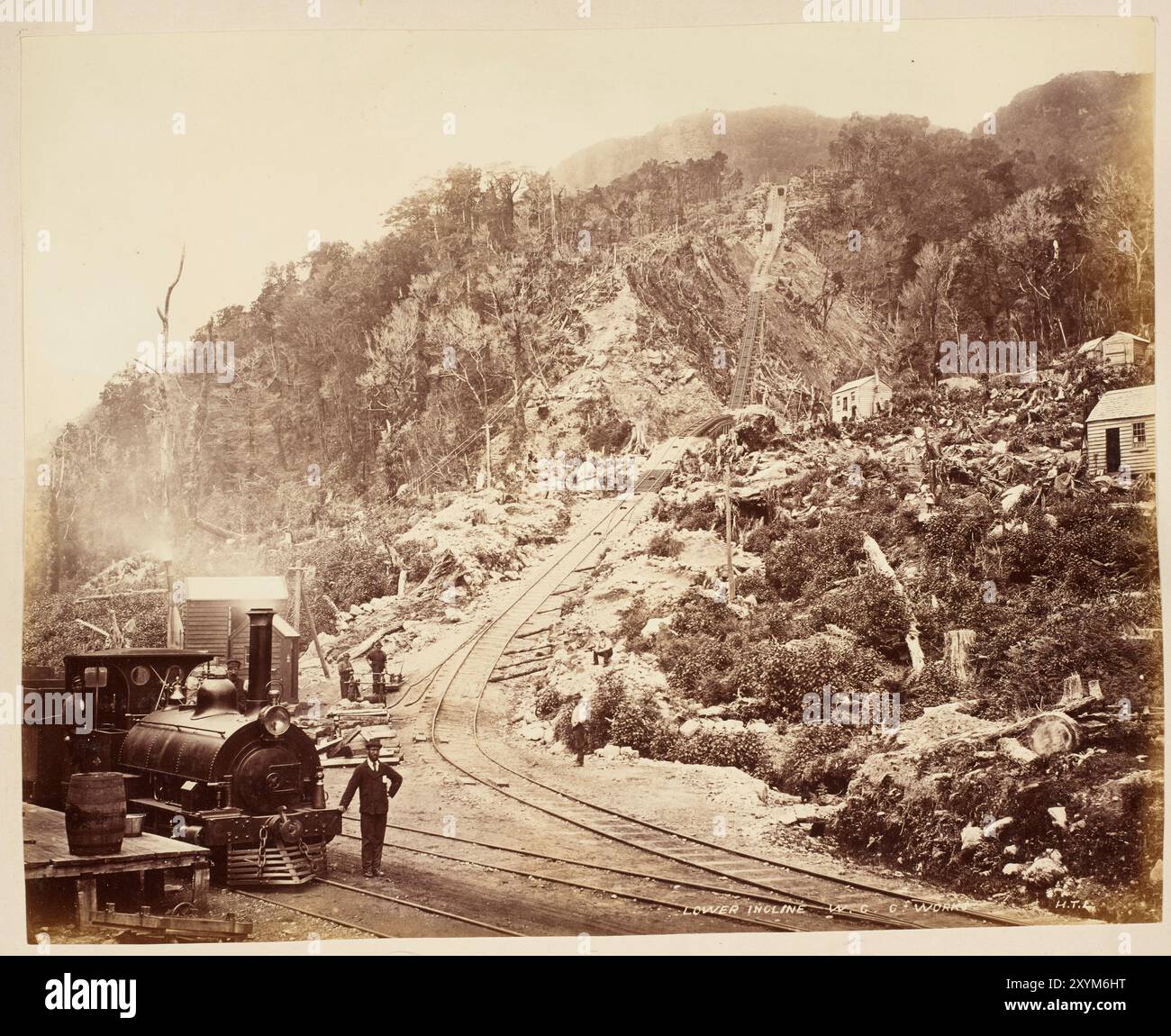 La parte inferiore dell'inclinazione di Denniston, South Island, nuova Zelanda, intorno al 1880, che fu utilizzata per trasportare carbone giù dall'altopiano Foto Stock