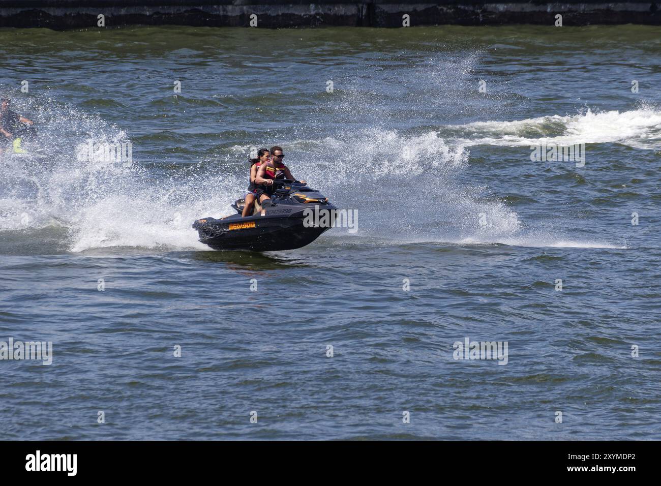 Moto d'acqua anfibio, moto d'acqua sul fiume San Lorenzo, Montreal, provincia del Quebec, Canada, Nord America Foto Stock