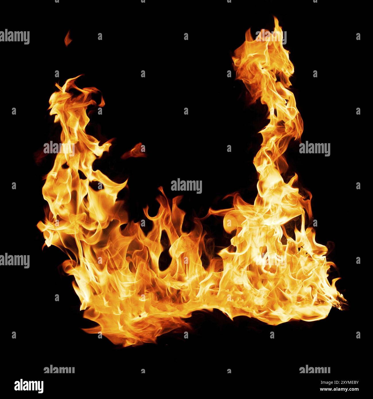 Fiamme, isolate su sfondo nero. Foto vera Foto Stock