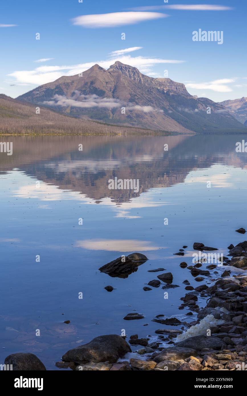 Vista panoramica del lago di McDonald nei pressi di Apgar nel Montana Foto Stock