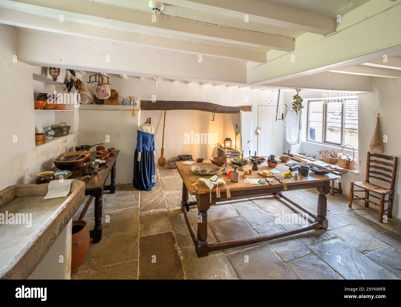 All'interno di Woolsthorpe Manor, la casa di famiglia di Sir Isaac Newton, vicino a Grantham, Lincolnshire, Inghilterra, Regno Unito Foto Stock
