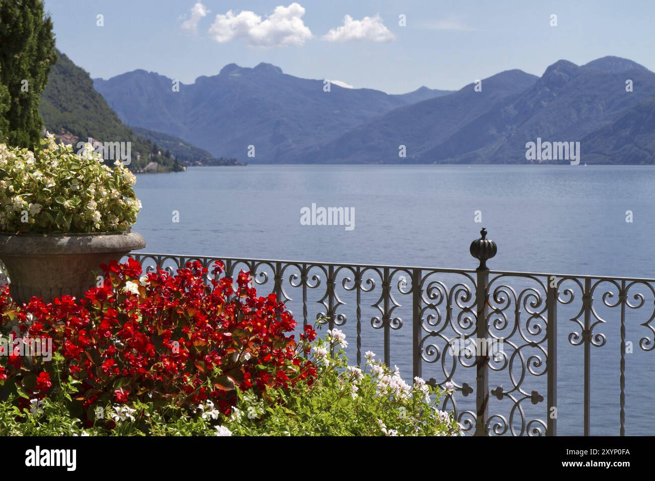 Ampie vedute sul Lago di Como in Italia Foto Stock